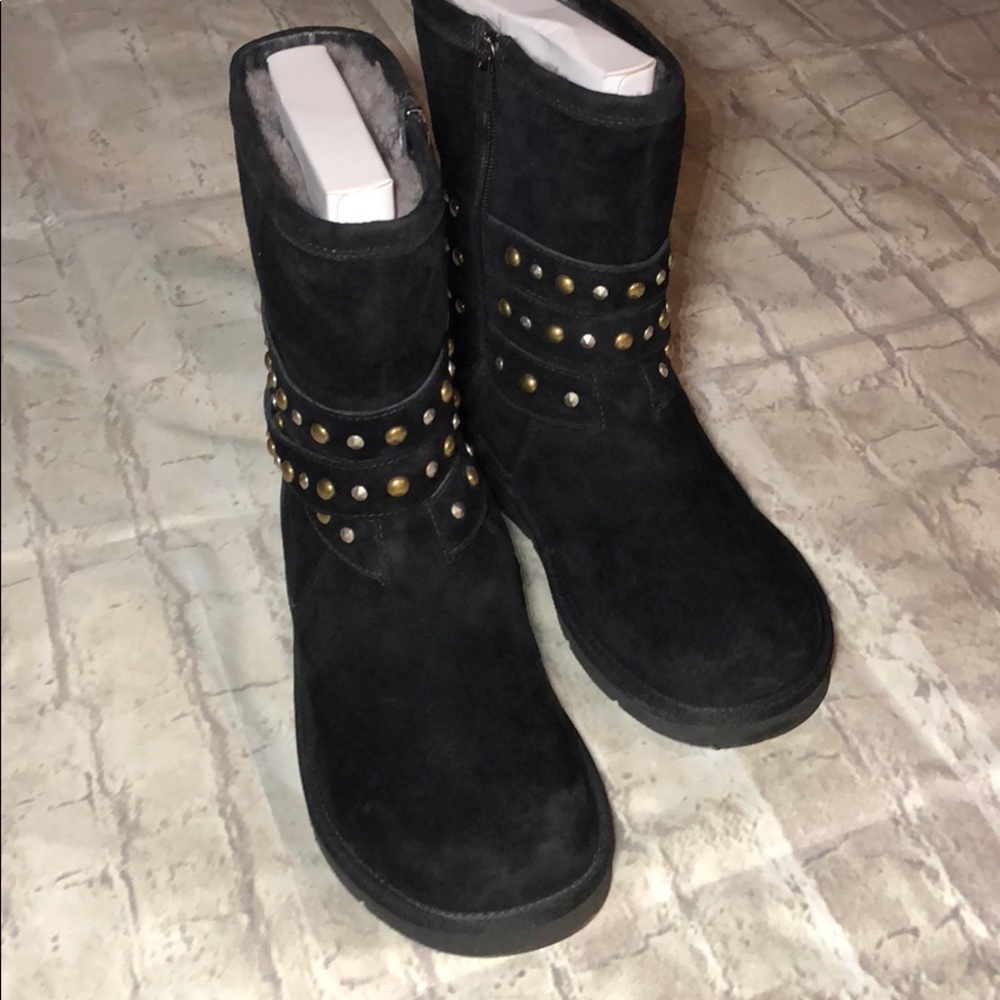 UGG Australia Clovis #3329 Black suede w/ studs